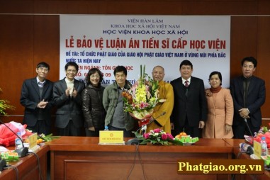 HT.Thích Gia Quang bảo vệ thành công luận án Tiến sĩ Tôn giáo học