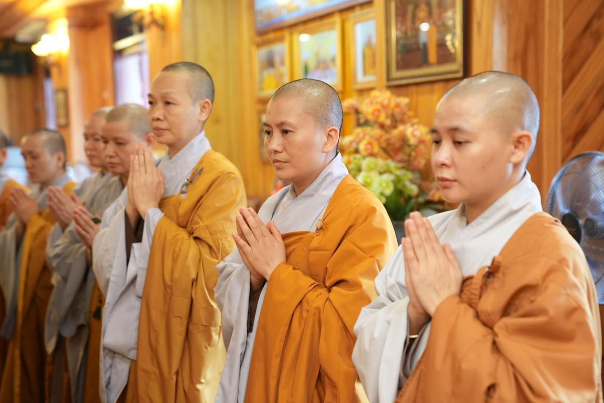 Phân ban Ni giới TW thăm và cúng dàng Trường hạ tại tỉnh Thái Nguyên và Phú Thọ - ảnh 11