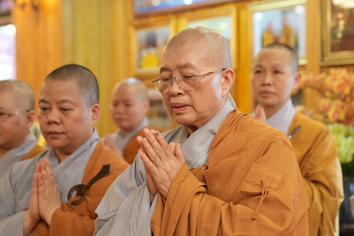 Phân ban Ni giới TW thăm và cúng dàng Trường hạ tại tỉnh Thái Nguyên và Phú Thọ - ảnh 16