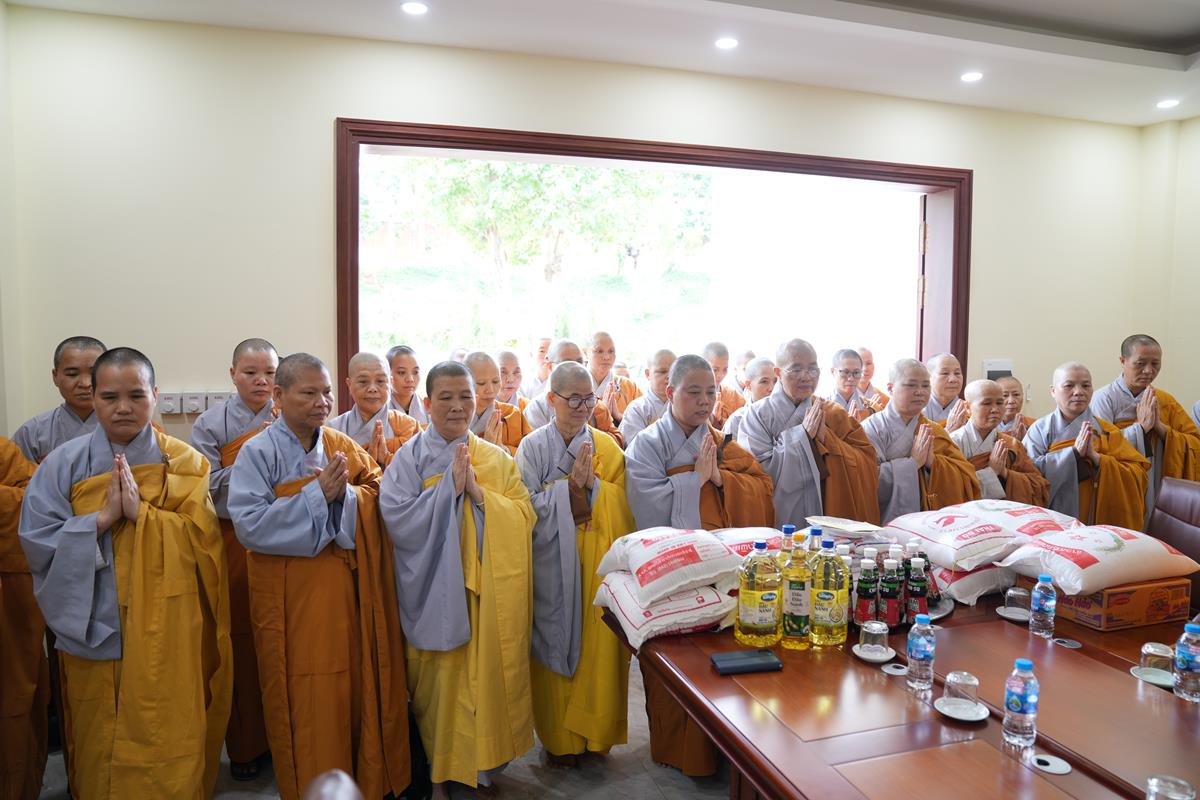 Phân ban Ni giới TW thăm và cúng dàng Trường hạ tại tỉnh Thái Nguyên và Phú Thọ - ảnh 31