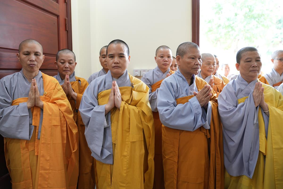 Phân ban Ni giới TW thăm và cúng dàng Trường hạ tại tỉnh Thái Nguyên và Phú Thọ - ảnh 32