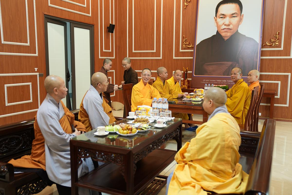 Phân ban Ni giới TW thăm và cúng dàng Trường hạ tại tỉnh Thái Nguyên và Phú Thọ - ảnh 40