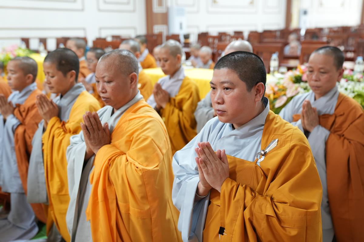 Phân ban Ni giới TW thăm và cúng dàng Trường hạ tại tỉnh Thái Nguyên và Phú Thọ - ảnh 52