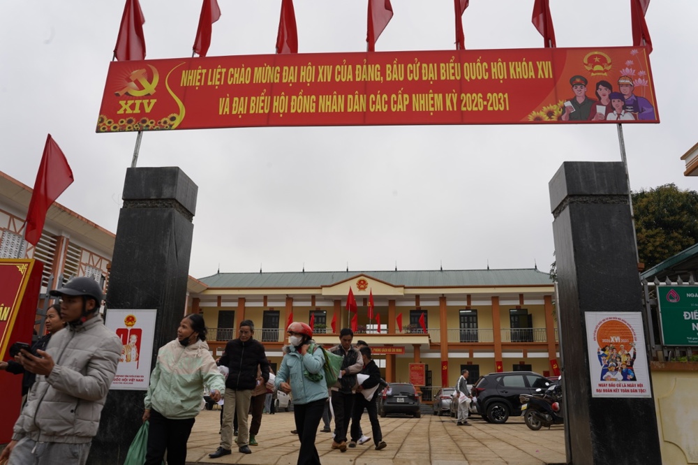 Ban Đại diện Phật giáo liên Phường, Xã Chương Mỹ trao tặng hơn 400 triệu đồng hỗ trợ đồng bào khó khăn tại tỉnh Phú Thọ - ảnh 106