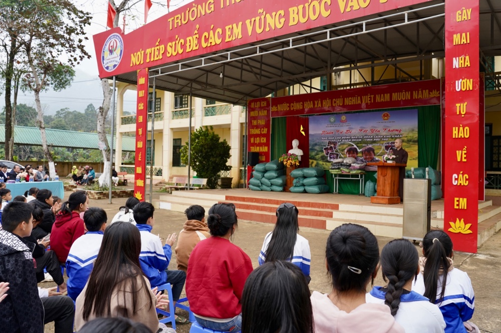 Ban Đại diện Phật giáo liên Phường, Xã Chương Mỹ trao tặng hơn 400 triệu đồng hỗ trợ đồng bào khó khăn tại tỉnh Phú Thọ - ảnh 35