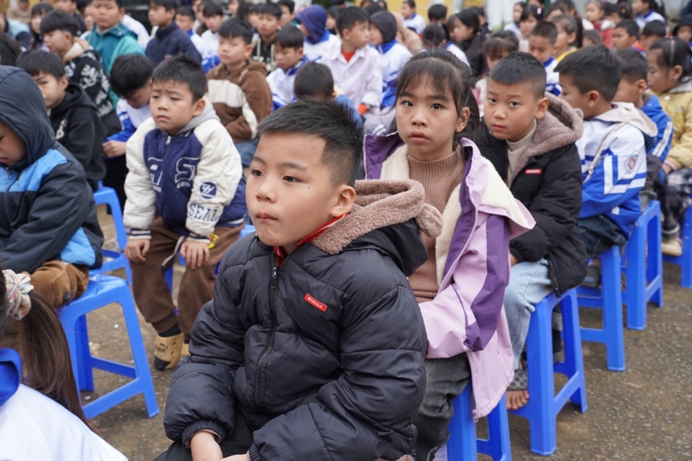 Ban Đại diện Phật giáo liên Phường, Xã Chương Mỹ trao tặng hơn 400 triệu đồng hỗ trợ đồng bào khó khăn tại tỉnh Phú Thọ - ảnh 38