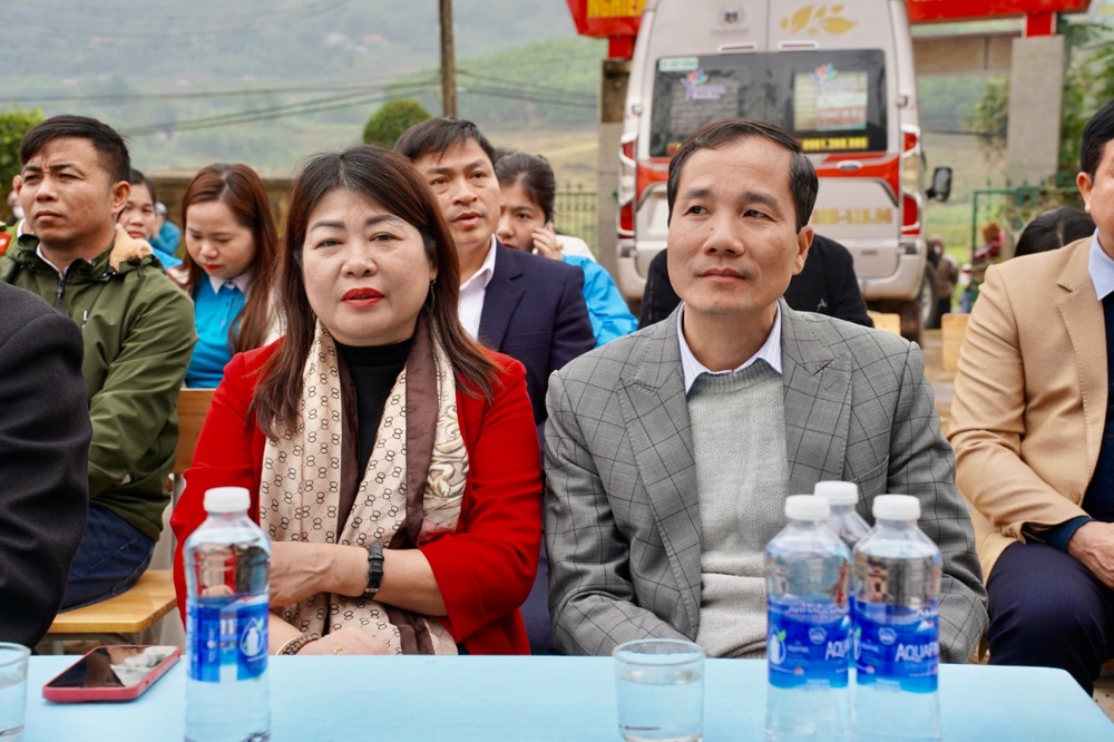 Ban Đại diện Phật giáo liên Phường, Xã Chương Mỹ trao tặng hơn 400 triệu đồng hỗ trợ đồng bào khó khăn tại tỉnh Phú Thọ - ảnh 47
