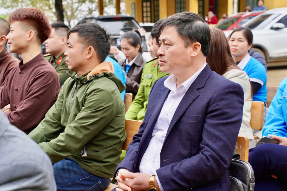Ban Đại diện Phật giáo liên Phường, Xã Chương Mỹ trao tặng hơn 400 triệu đồng hỗ trợ đồng bào khó khăn tại tỉnh Phú Thọ - ảnh 49