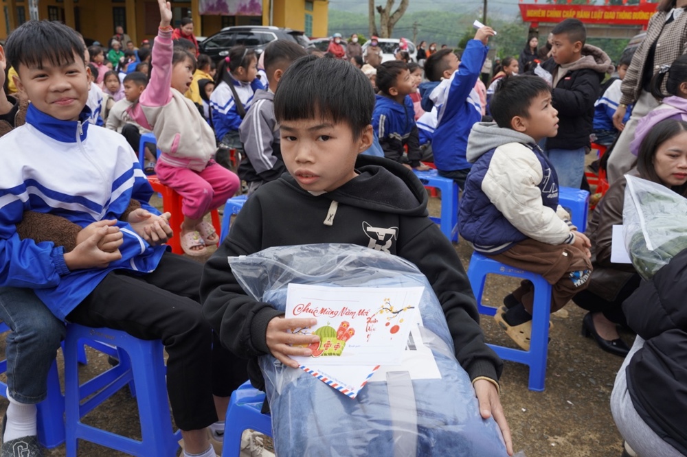 Ban Đại diện Phật giáo liên Phường, Xã Chương Mỹ trao tặng hơn 400 triệu đồng hỗ trợ đồng bào khó khăn tại tỉnh Phú Thọ - ảnh 57