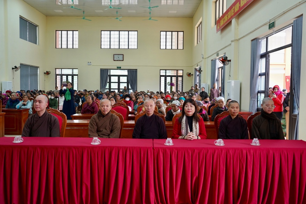 Ban Đại diện Phật giáo liên Phường, Xã Chương Mỹ trao tặng hơn 400 triệu đồng hỗ trợ đồng bào khó khăn tại tỉnh Phú Thọ - ảnh 68