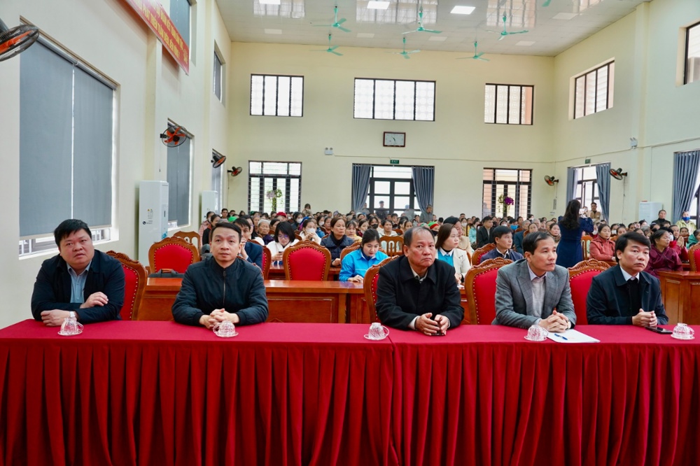Ban Đại diện Phật giáo liên Phường, Xã Chương Mỹ trao tặng hơn 400 triệu đồng hỗ trợ đồng bào khó khăn tại tỉnh Phú Thọ - ảnh 69