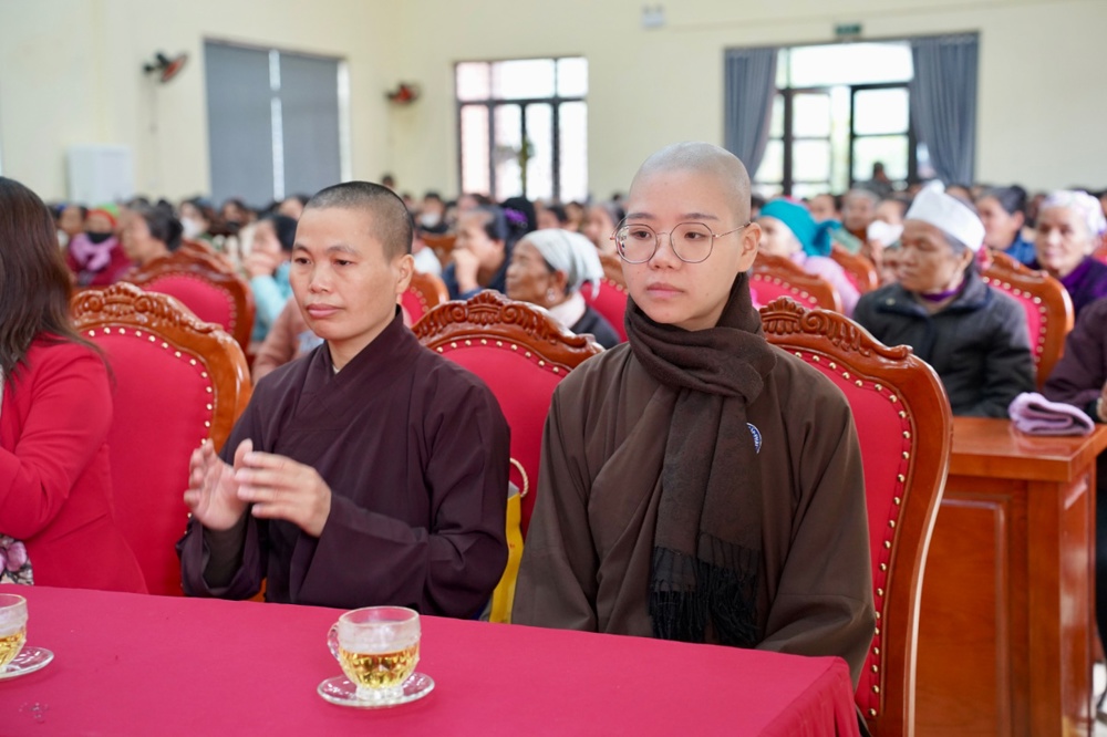 Ban Đại diện Phật giáo liên Phường, Xã Chương Mỹ trao tặng hơn 400 triệu đồng hỗ trợ đồng bào khó khăn tại tỉnh Phú Thọ - ảnh 71
