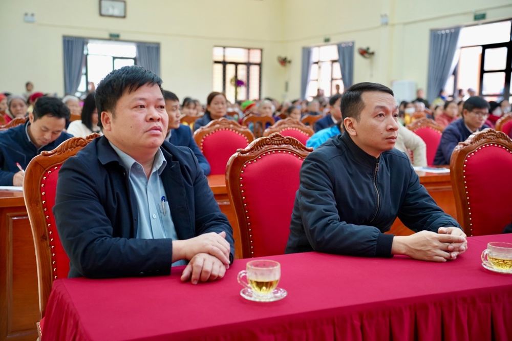 Ban Đại diện Phật giáo liên Phường, Xã Chương Mỹ trao tặng hơn 400 triệu đồng hỗ trợ đồng bào khó khăn tại tỉnh Phú Thọ - ảnh 75