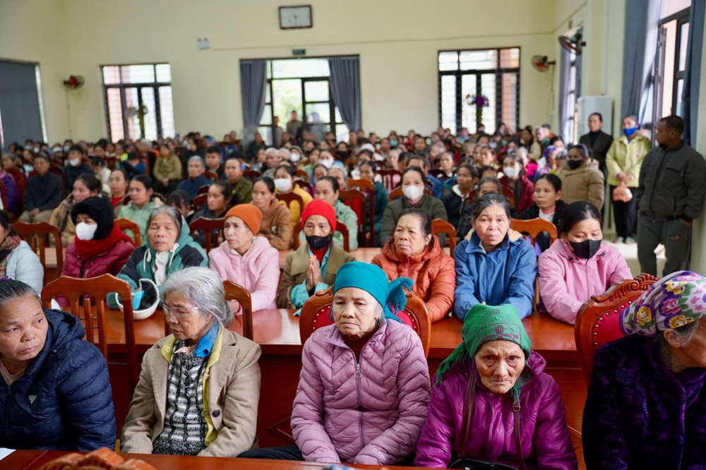 Ban Đại diện Phật giáo liên Phường, Xã Chương Mỹ trao tặng hơn 400 triệu đồng hỗ trợ đồng bào khó khăn tại tỉnh Phú Thọ - ảnh 76