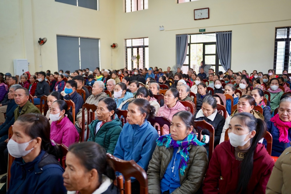 Ban Đại diện Phật giáo liên Phường, Xã Chương Mỹ trao tặng hơn 400 triệu đồng hỗ trợ đồng bào khó khăn tại tỉnh Phú Thọ - ảnh 78