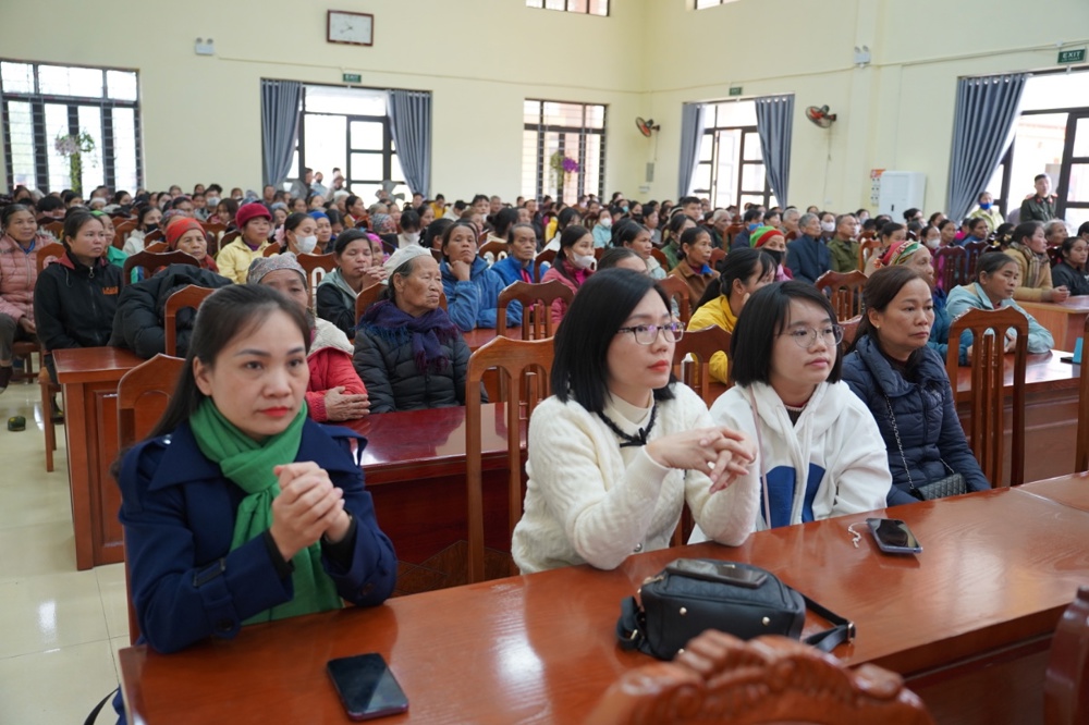 Ban Đại diện Phật giáo liên Phường, Xã Chương Mỹ trao tặng hơn 400 triệu đồng hỗ trợ đồng bào khó khăn tại tỉnh Phú Thọ - ảnh 81