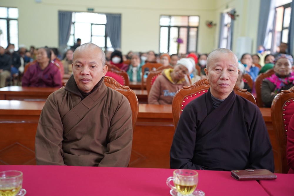 Ban Đại diện Phật giáo liên Phường, Xã Chương Mỹ trao tặng hơn 400 triệu đồng hỗ trợ đồng bào khó khăn tại tỉnh Phú Thọ - ảnh 85