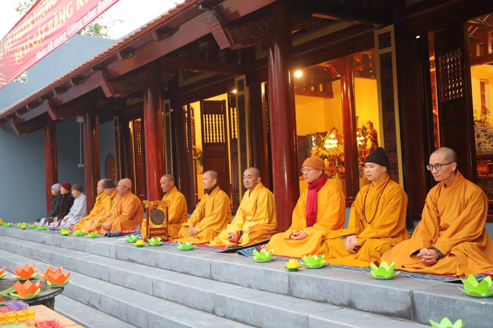 Phú Thọ: Lung linh đêm Hoa đăng mừng Phật Thành đạo và Khởi sắc kỳ thi Giáo lý cho 600 Phật tử - ảnh 13