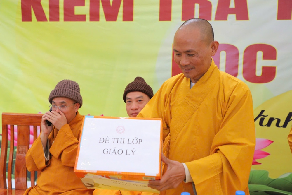 Phú Thọ: Lung linh đêm Hoa đăng mừng Phật Thành đạo và Khởi sắc kỳ thi Giáo lý cho 600 Phật tử - ảnh 49