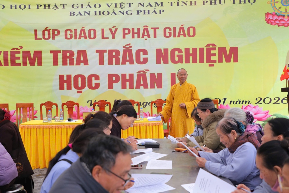 Phú Thọ: Lung linh đêm Hoa đăng mừng Phật Thành đạo và Khởi sắc kỳ thi Giáo lý cho 600 Phật tử - ảnh 6