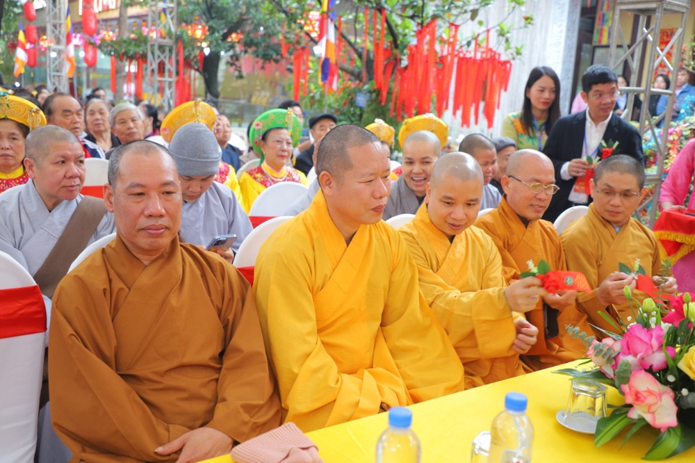 Phú Thọ: Phường Vĩnh Yên tổ chức Lễ hội truyền thống và khánh thành Ngôi Tam Bảo - ảnh 17
