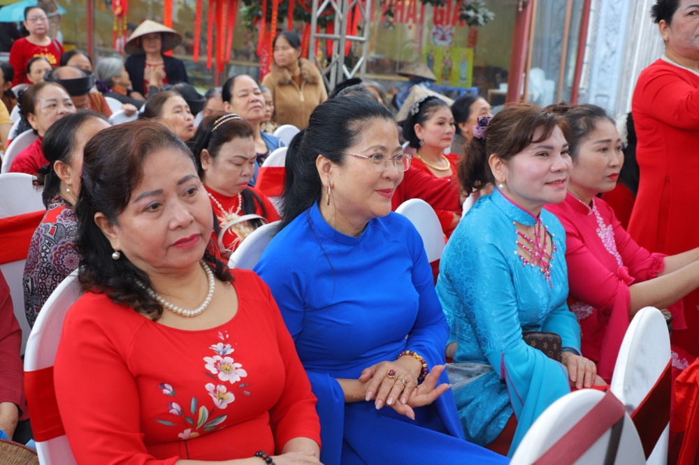 Phú Thọ: Phường Vĩnh Yên tổ chức Lễ hội truyền thống và khánh thành Ngôi Tam Bảo - ảnh 27