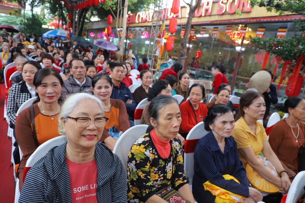Phú Thọ: Phường Vĩnh Yên tổ chức Lễ hội truyền thống và khánh thành Ngôi Tam Bảo - ảnh 28