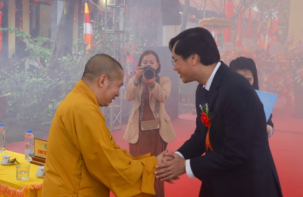 Phú Thọ: Phường Vĩnh Yên tổ chức Lễ hội truyền thống và khánh thành Ngôi Tam Bảo - ảnh 53