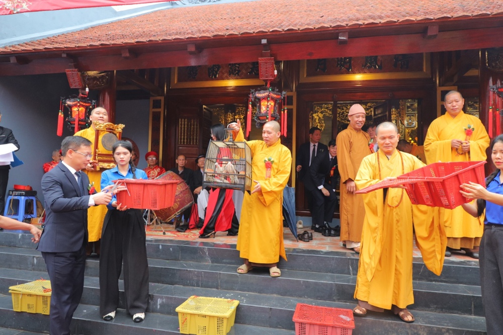 Phú Thọ: Phường Vĩnh Yên tổ chức Lễ hội truyền thống và khánh thành Ngôi Tam Bảo - ảnh 77
