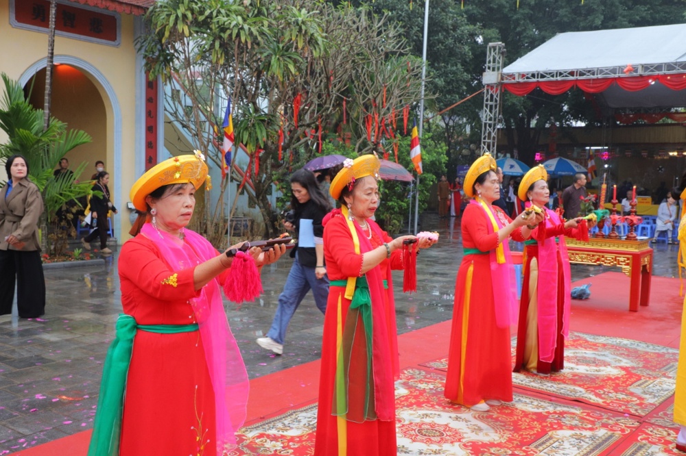 Phú Thọ: Phường Vĩnh Yên tổ chức Lễ hội truyền thống và khánh thành Ngôi Tam Bảo - ảnh 85
