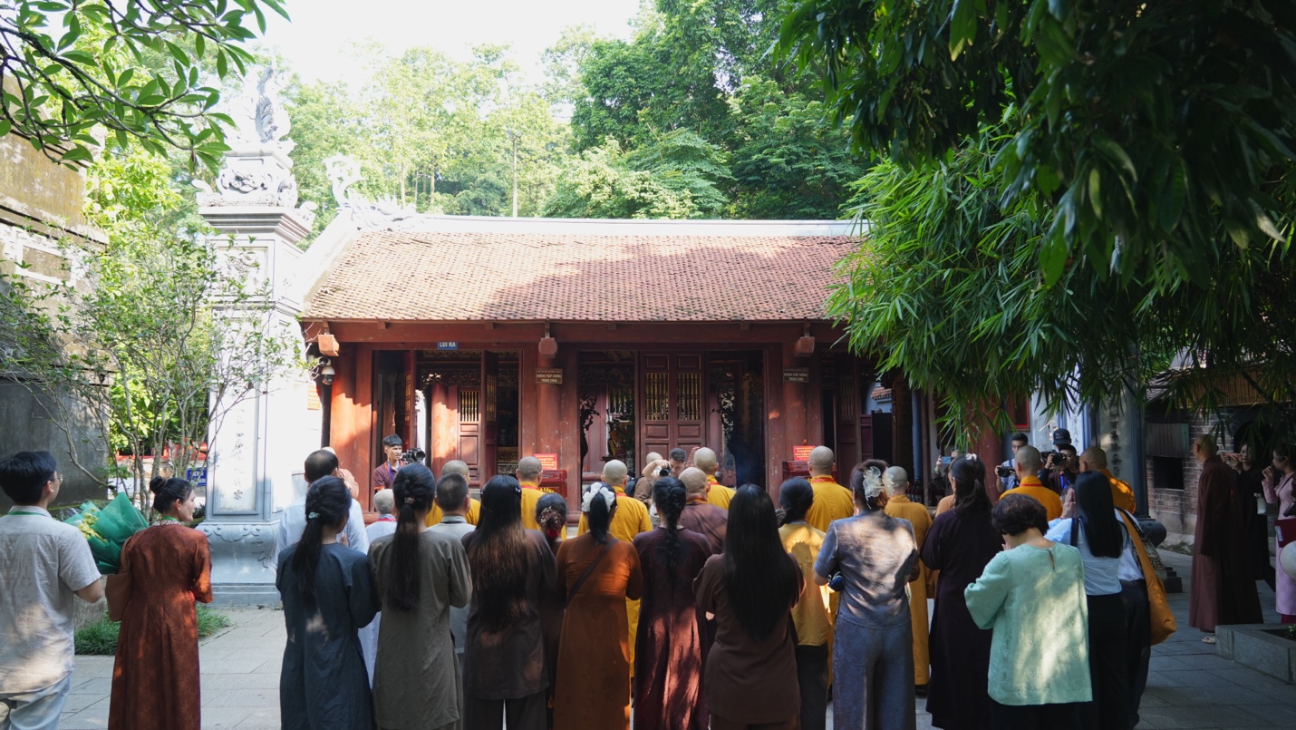 Phú Thọ: Trang nghiêm dâng hương tại Đền Hùng, tưởng niệm các Anh hùng liệt sĩ trước thềm Đại hội Phật giáo tỉnh lần thứ I, nhiệm kỳ 2026-2031 - ảnh 39