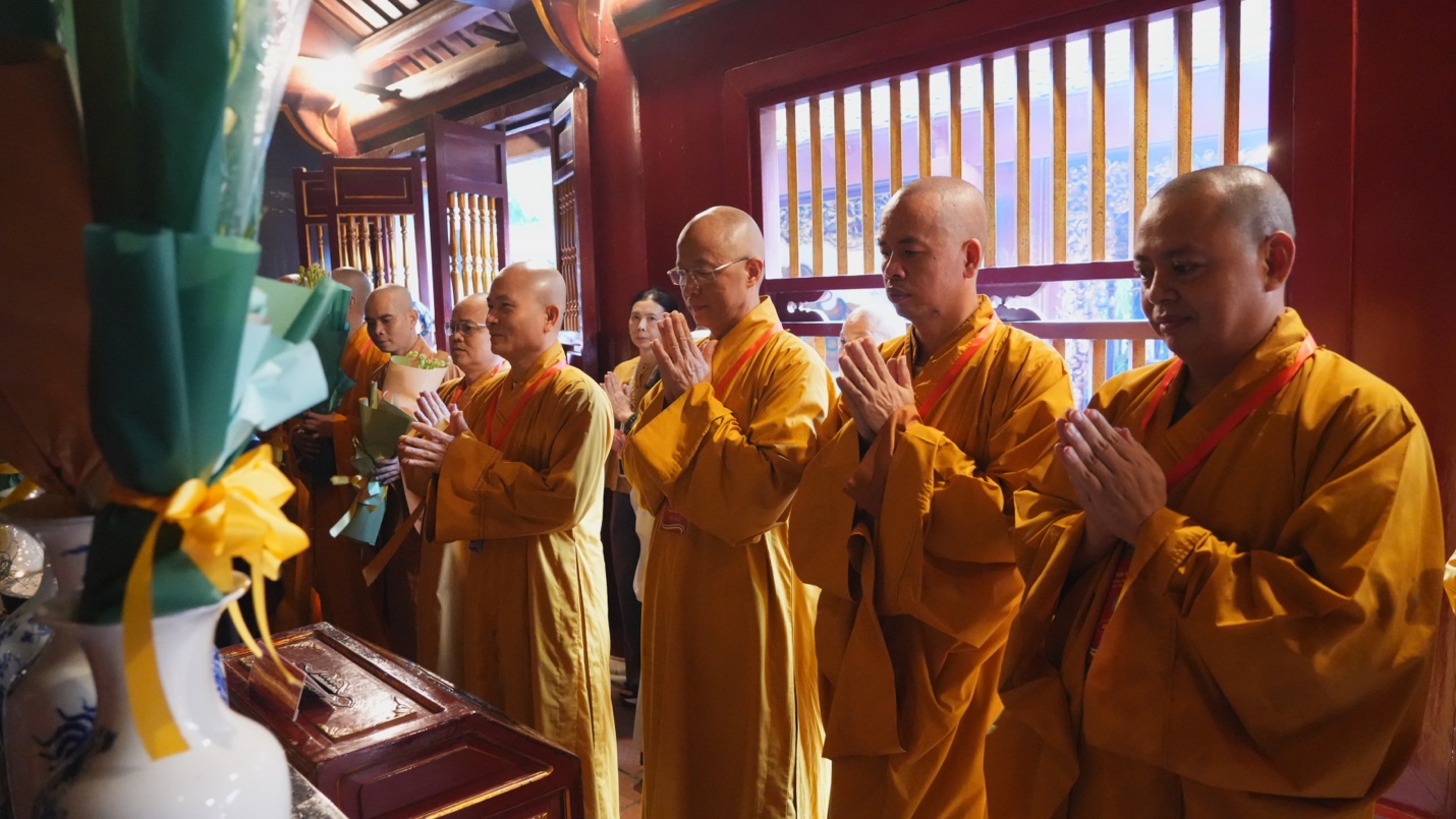 Phú Thọ: Trang nghiêm dâng hương tại Đền Hùng, tưởng niệm các Anh hùng liệt sĩ trước thềm Đại hội Phật giáo tỉnh lần thứ I, nhiệm kỳ 2026-2031 - ảnh 41