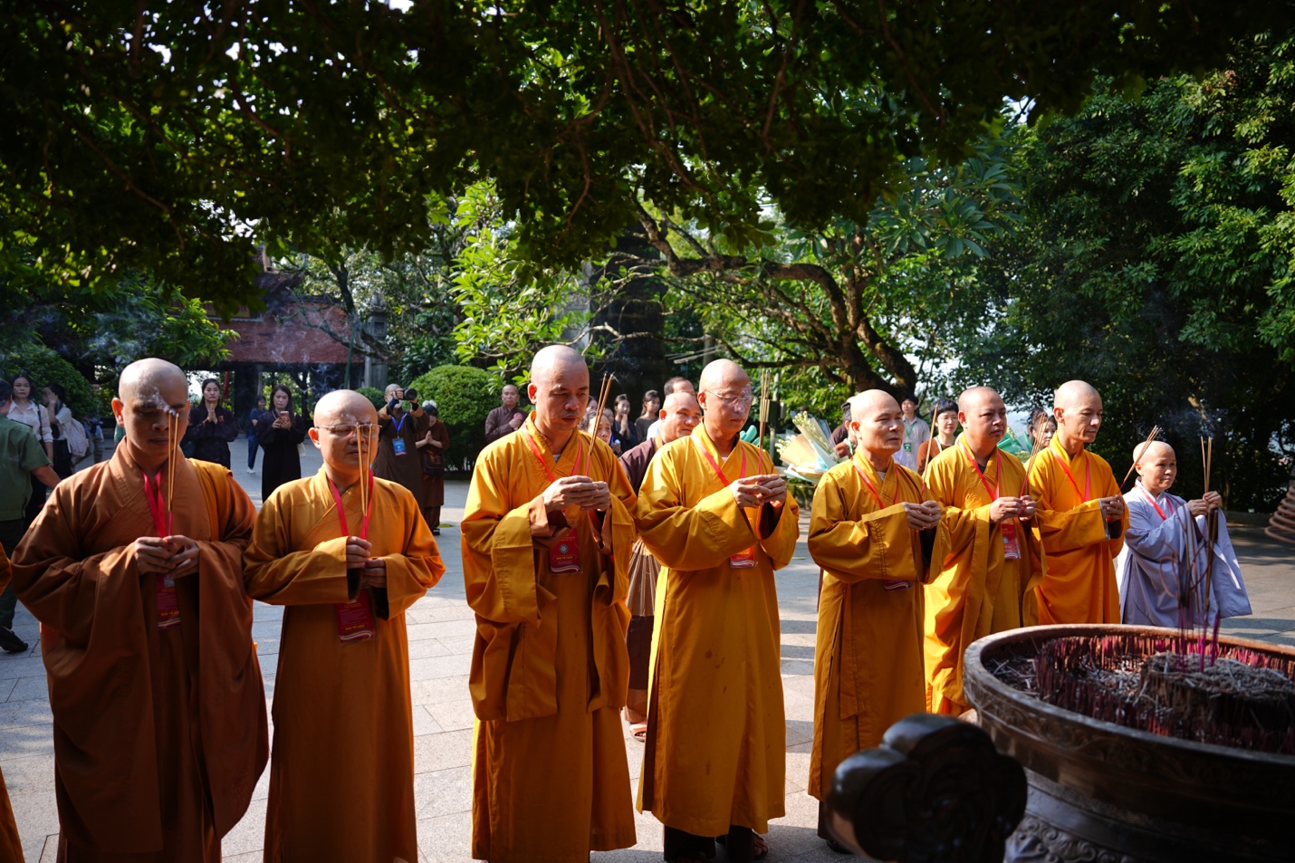 Phú Thọ: Trang nghiêm dâng hương tại Đền Hùng, tưởng niệm các Anh hùng liệt sĩ trước thềm Đại hội Phật giáo tỉnh lần thứ I, nhiệm kỳ 2026-2031 - ảnh 5